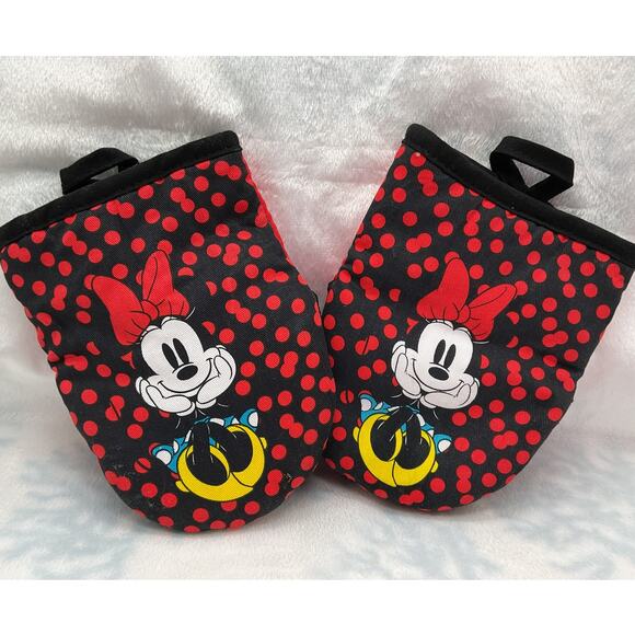 Disney Minnie Mouse Oven Mitts set of 2 - Picture 1 of 8